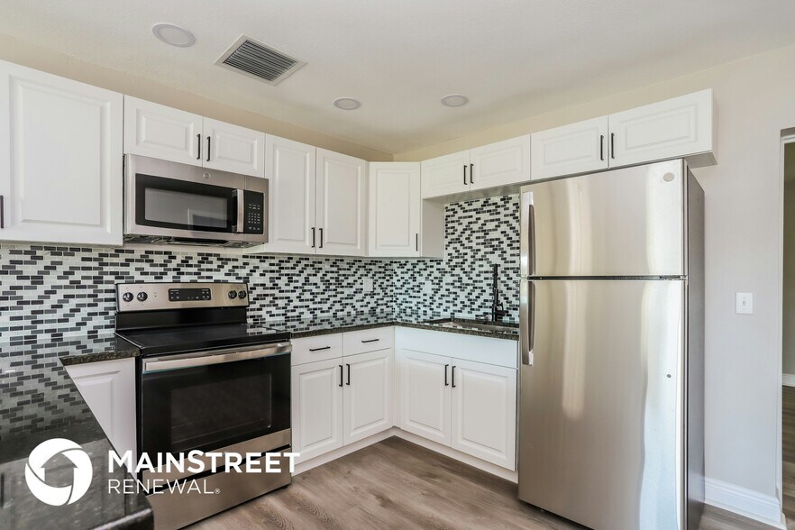 Building Photo - 3750 Mendocino St