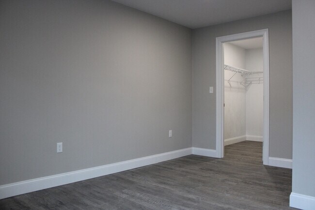 Building Photo - 192 Central St