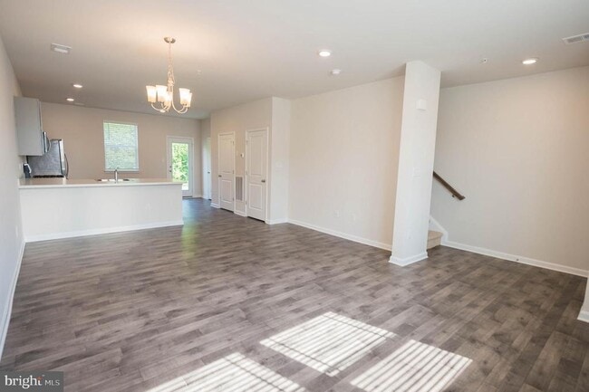 Building Photo - 417 Creekbed Cir