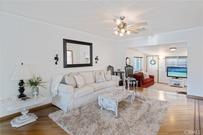 Building Photo - 4637 Hackett Ave