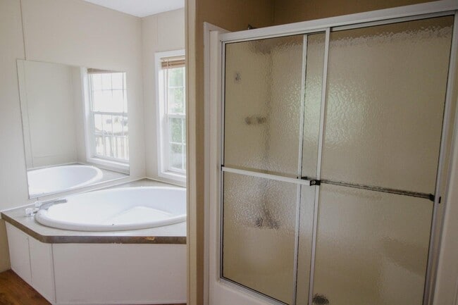 Building Photo - 9289 E River Dr