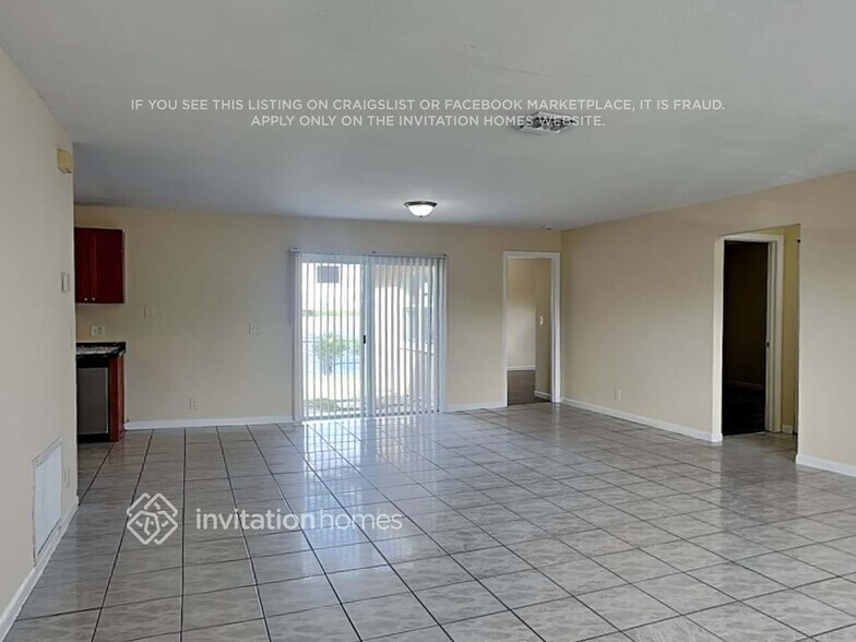 Building Photo - 479 NW 19th Ct