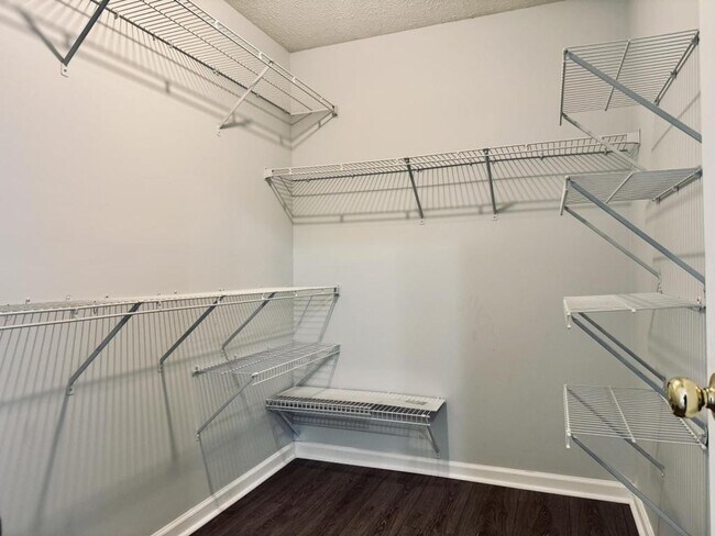 Building Photo - 3661 Forest Glen Trail