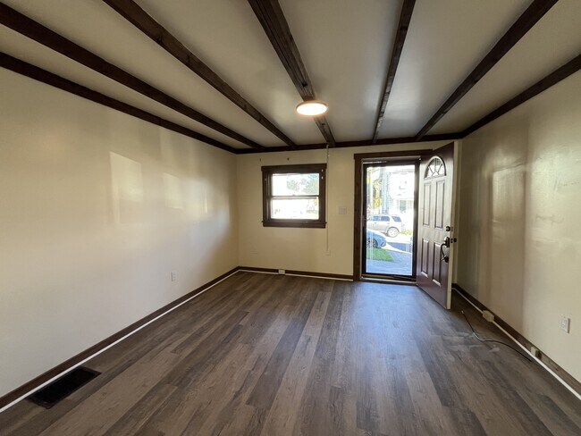 Building Photo - 934 S 21st St