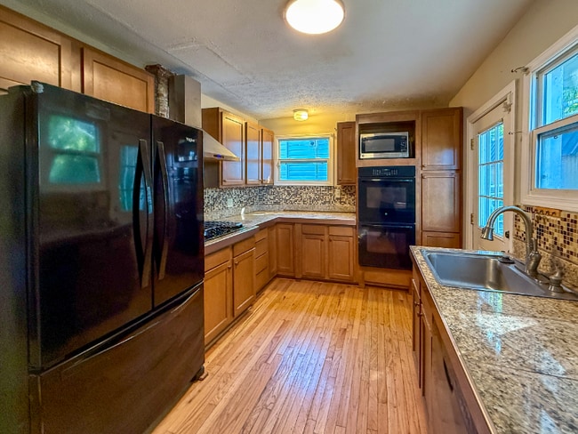 Building Photo - 301 Ragland St