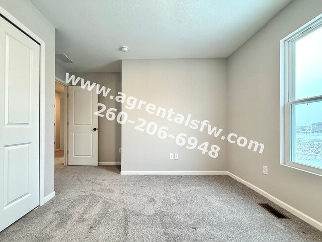 Building Photo - 3 Bedroom/ 1.5 Bath