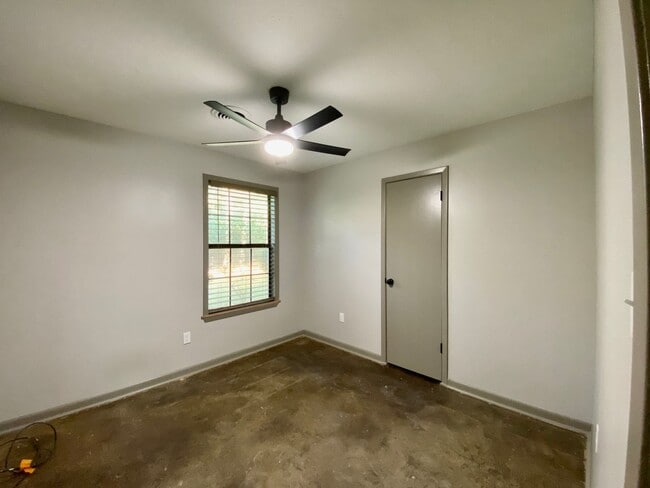 Building Photo - North Tupelo Single Family House