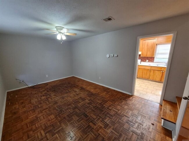 Building Photo - Section8 Accepted