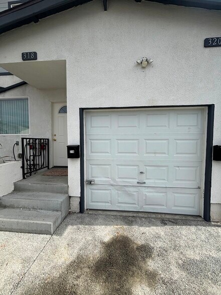 Building Photo - 318 E 64th St