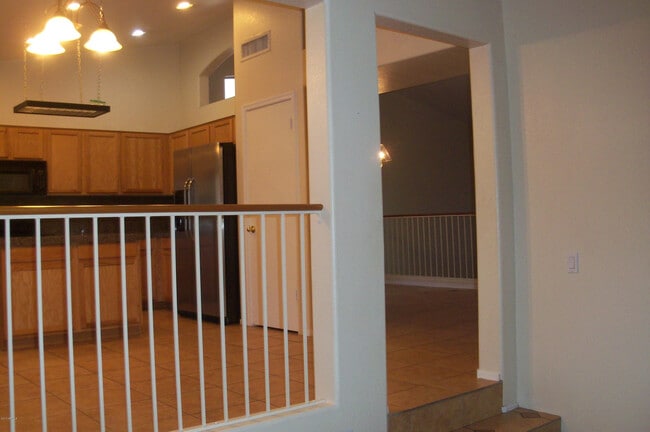 Building Photo - 5456 W Kristal Way