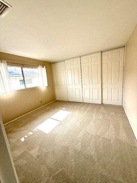 Building Photo - 232 S Pine St