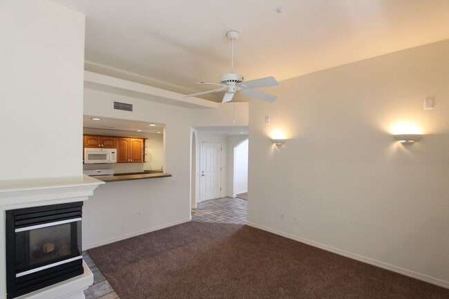 Building Photo - Light-Filled 2 Bed / 2 Bath Condo | 1,104 Sq Ft | Fireplace | Private Balcony
