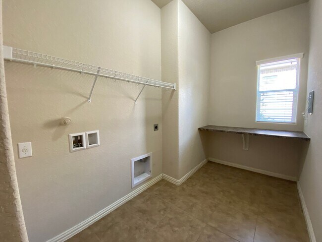 Building Photo - July Move-In Special