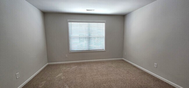 Building Photo - 218 Stamm Dr