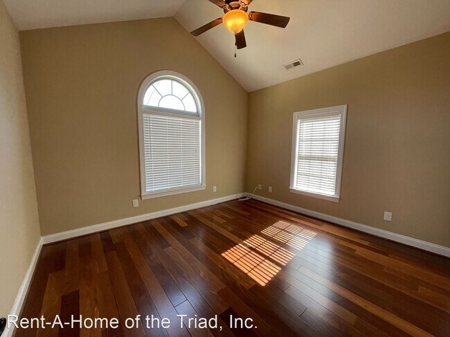 Building Photo - 3 br, 2 bath House - 1921 A Strathmore Drive