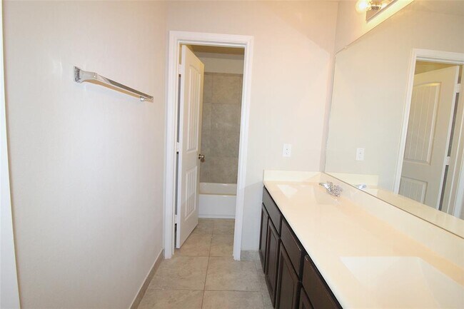 Building Photo - 17146 Iver Ironwood Trl