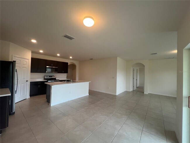 Building Photo - 26291 Trinilas Dr