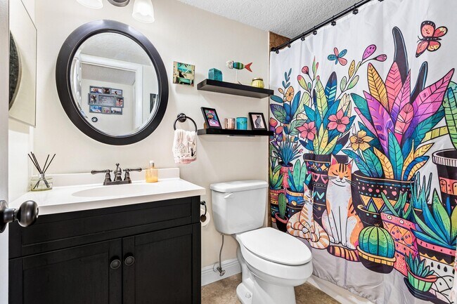 Building Photo - 2905 SW 22nd Ave