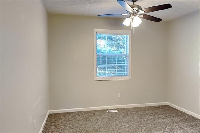 Building Photo - 3784 Cherokee Overlook Dr