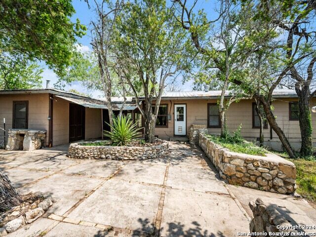 Building Photo - 932 Toepperwein Rd
