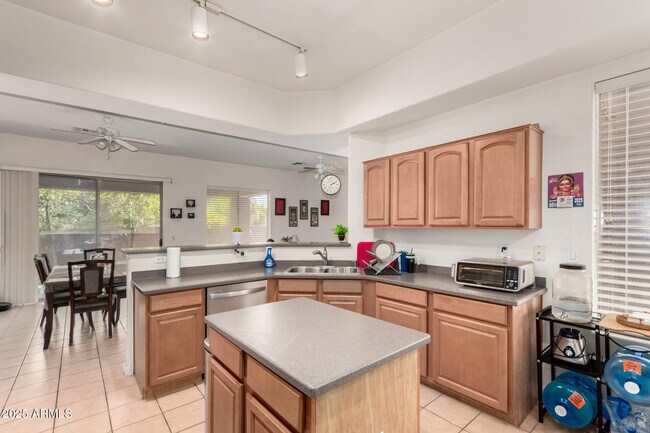 Building Photo - 1477 W Marlin Dr