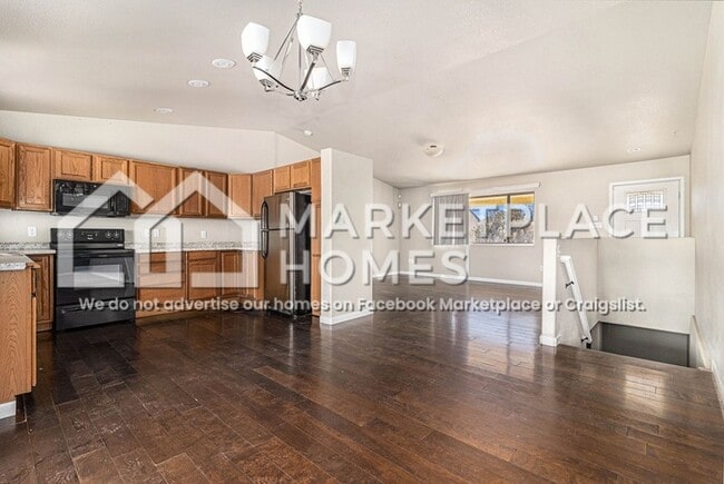 Building Photo - 147 S Golfwood Dr W