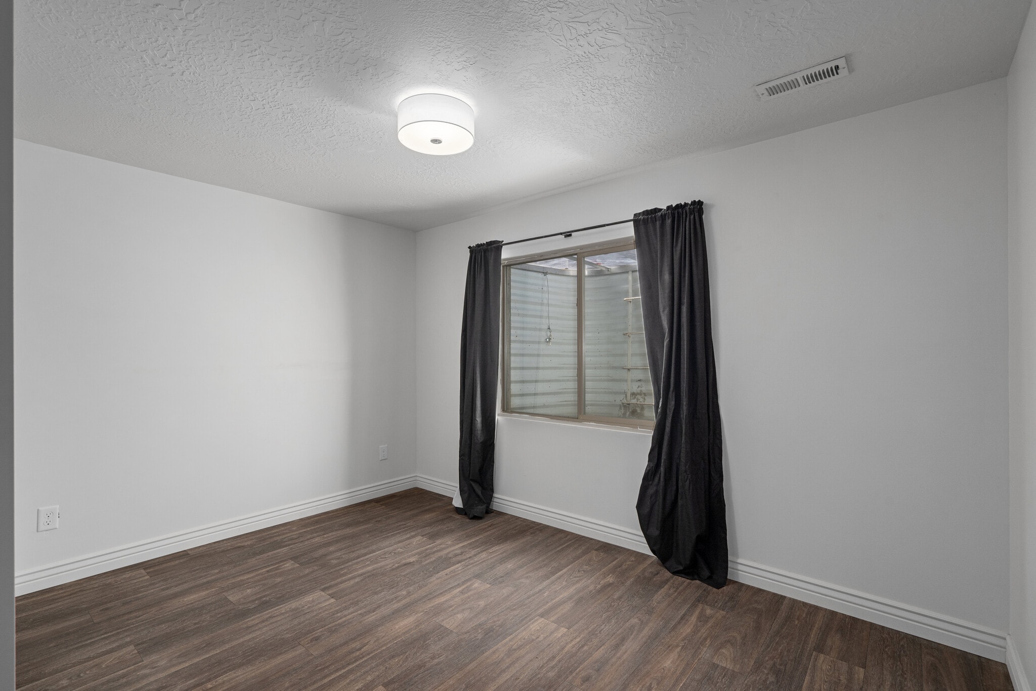 Building Photo - 7178 S 420 E