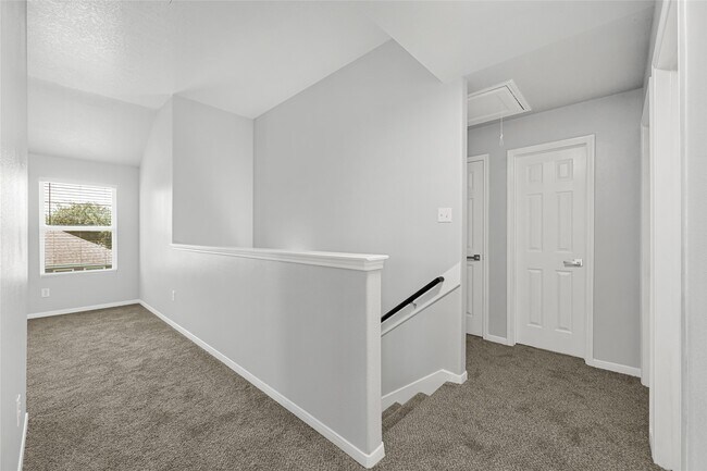 Building Photo - 1827 Macondray Dr