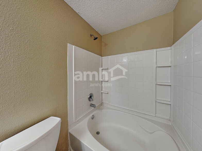 Building Photo - 6765 W Littleton Dr