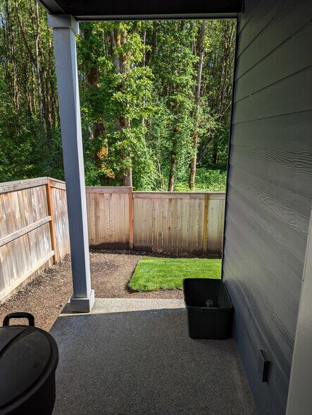 Building Photo - 1403 SW 5th St