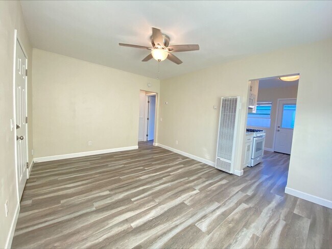 Building Photo - 1 Block from the Beach! Apartment Home in Ocean Beach! Private Garage! Private Patio!