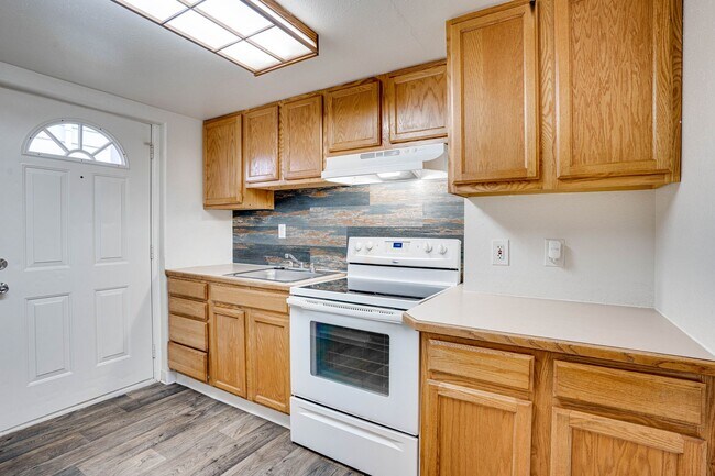 Building Photo - 3221210