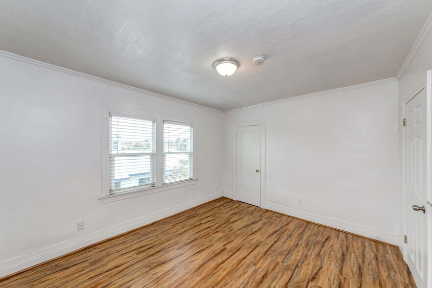 Building Photo - 1308 S Van Ness Ave