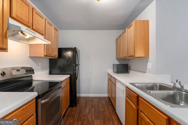 Building Photo - 3162 Kingswood Glen