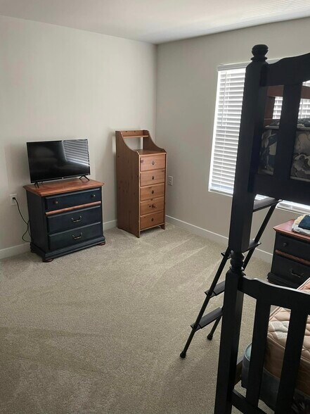 3rd bed - 28036 Dew Drop Ln