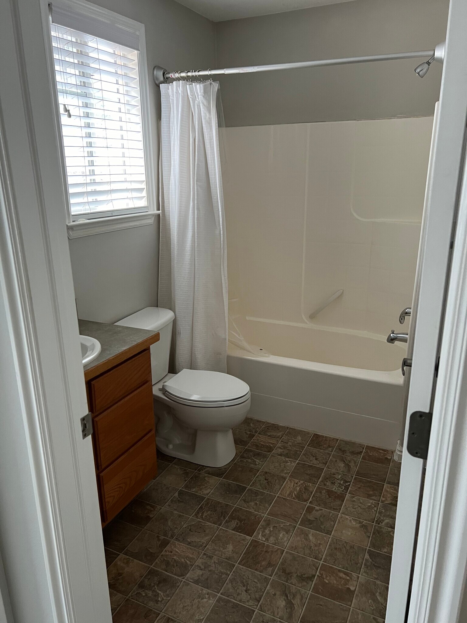 Building Photo - 1376 Alpine Way