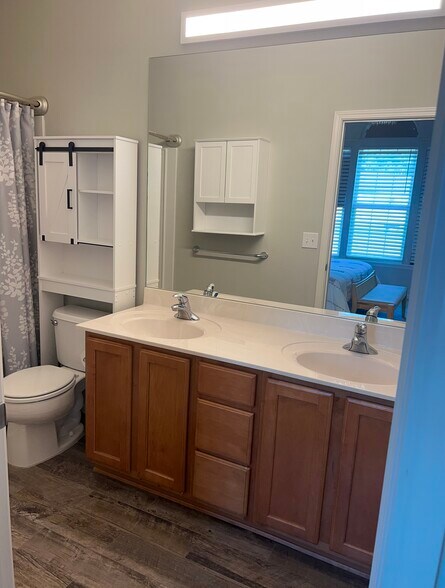 Building Photo - 8417 Codesa Way