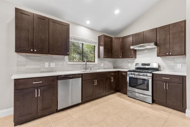Building Photo - 13131 New Boston Bend