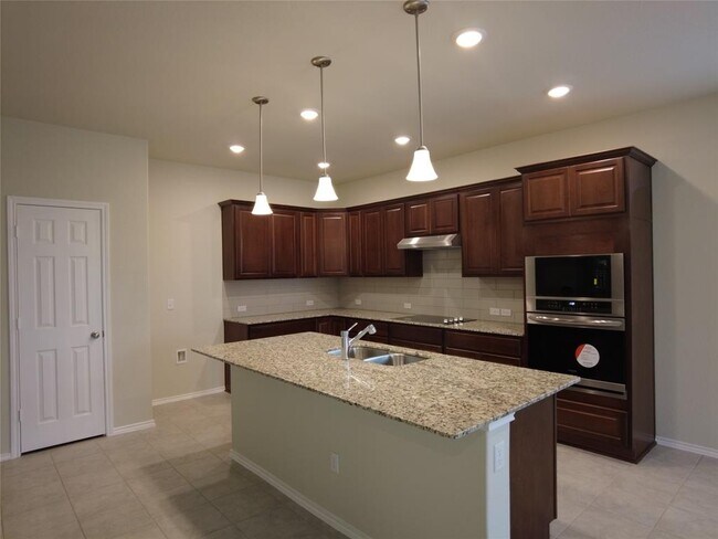 Building Photo - 809 Mourning Dove Ln