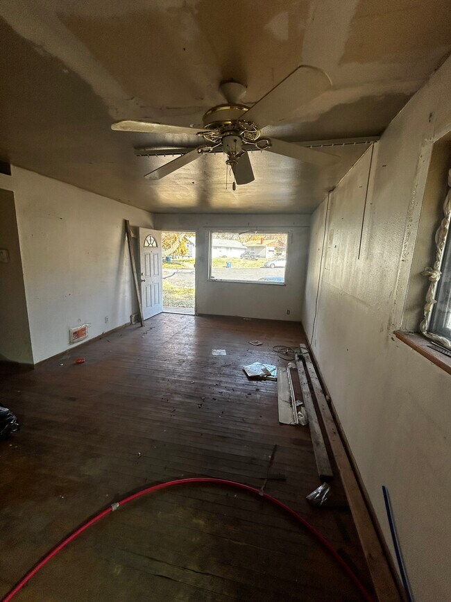 Building Photo - 252 Dundee Cir