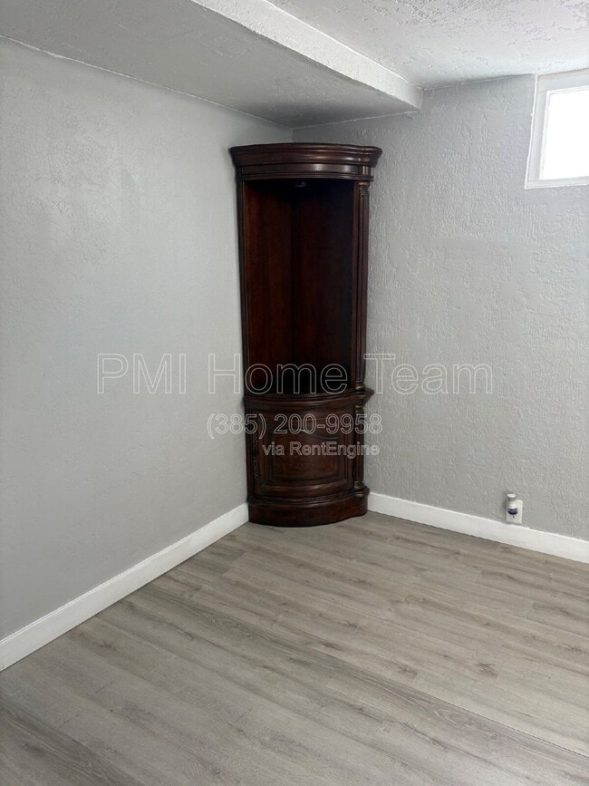 Building Photo - 168 Ross Dr