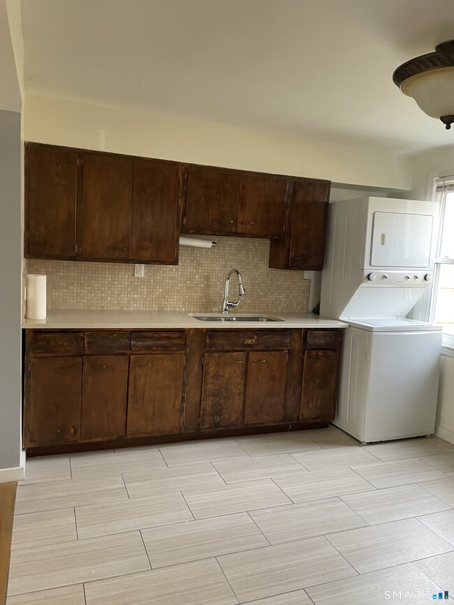 Building Photo - 58 Garden Dr