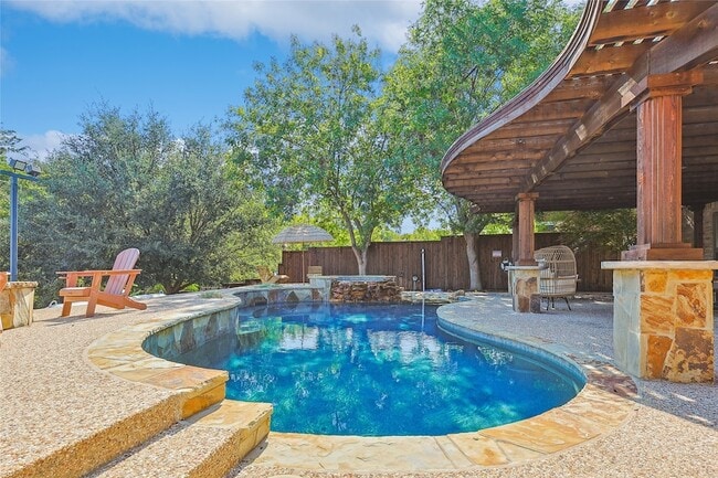 Building Photo - 1088 Pondview Dr