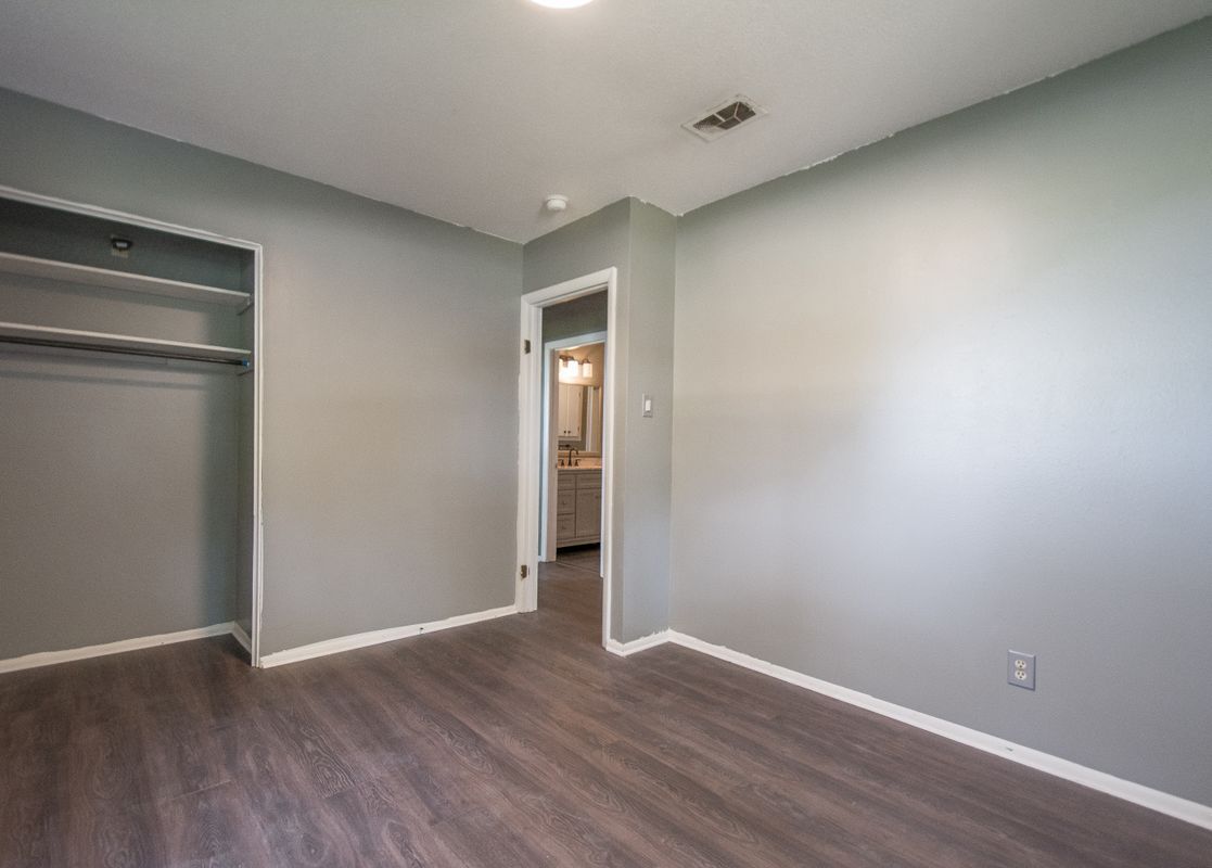 Building Photo - 1811 Linda Ln
