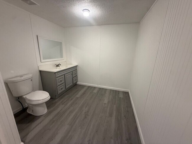 Building Photo - 4 Bedrooms, 3 Bathrooms with potential 5th Bedroom- Mobile home in Armuchee!
