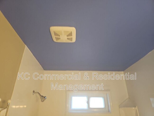 Building Photo - 6713 NW Evelyn St