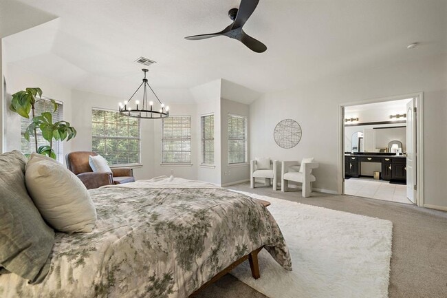 Building Photo - 2114 Hilton Head Dr