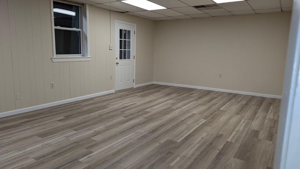 Building Photo - 1494 N Charlotte St