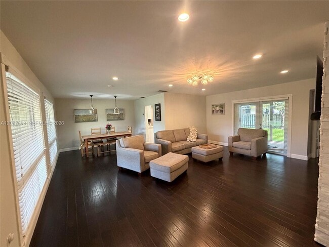 Building Photo - 8907 SW 49th Ct