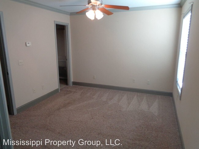 Building Photo - 3 br, 3 bath House - 111 Mondrian Place